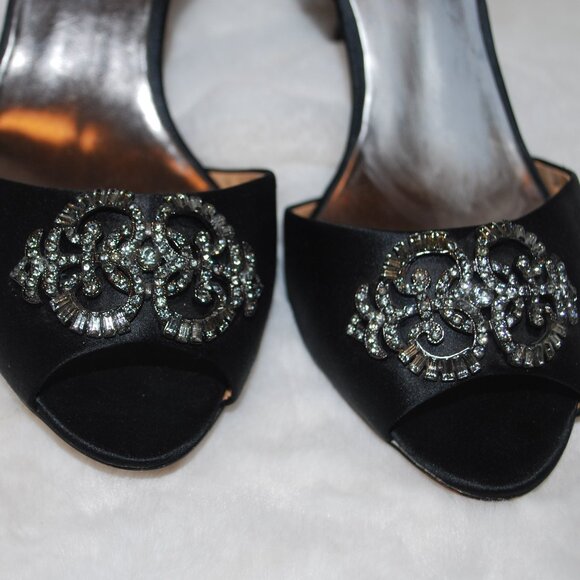 Beautiful Badgley Mischka Salsa Black Satin Embellished pump size 9 - Picture 4 of 11